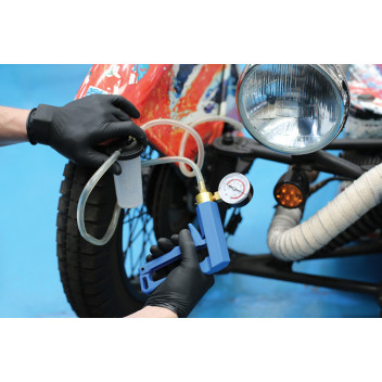 Laser Tools 8018 Vacuum Tester & Brake Bleed Kit